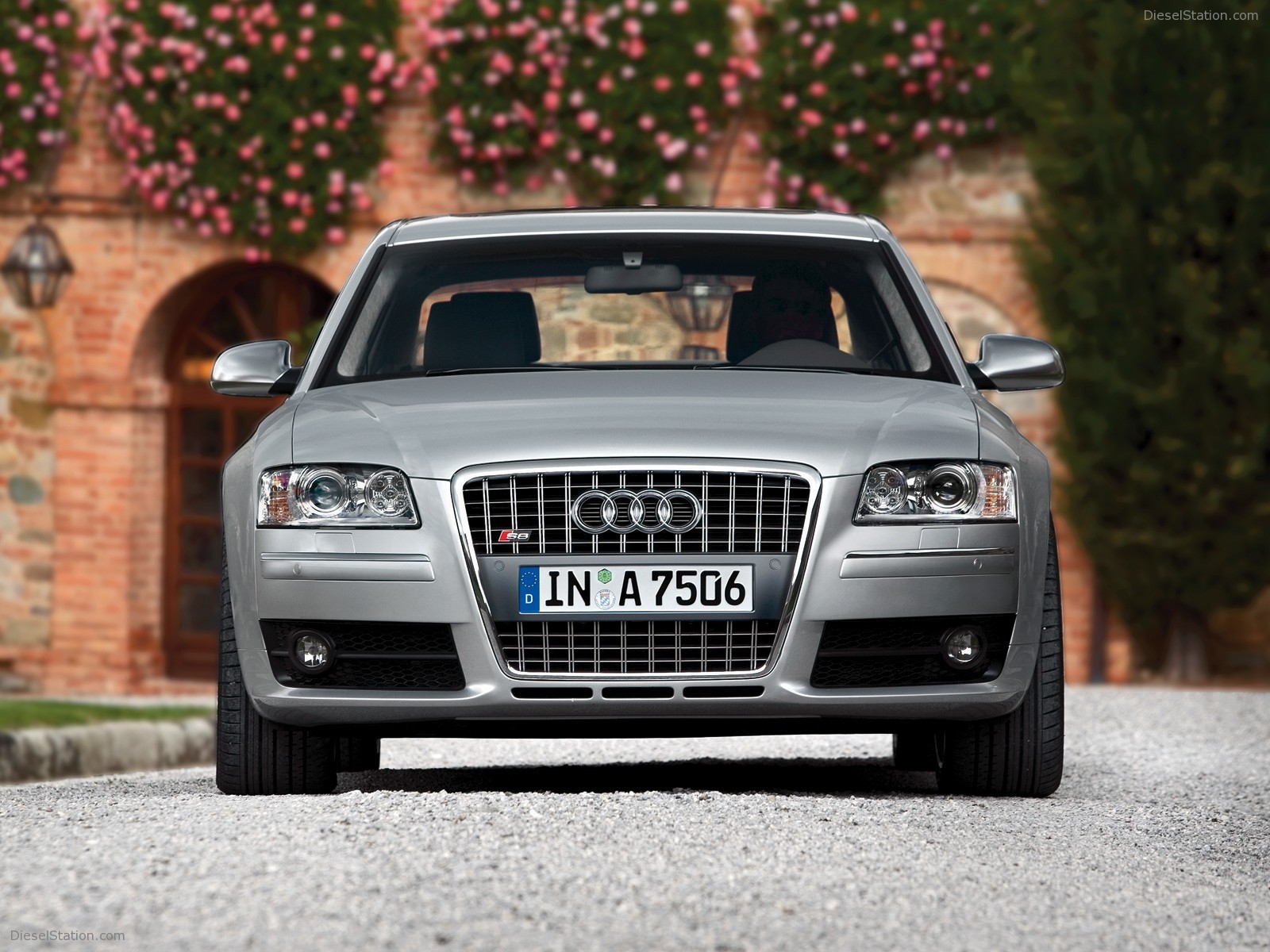 Audi S8 (2005)